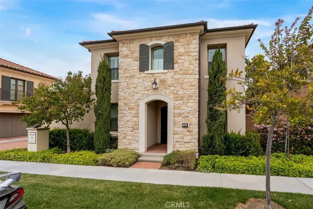 131 Charcoal, Irvine