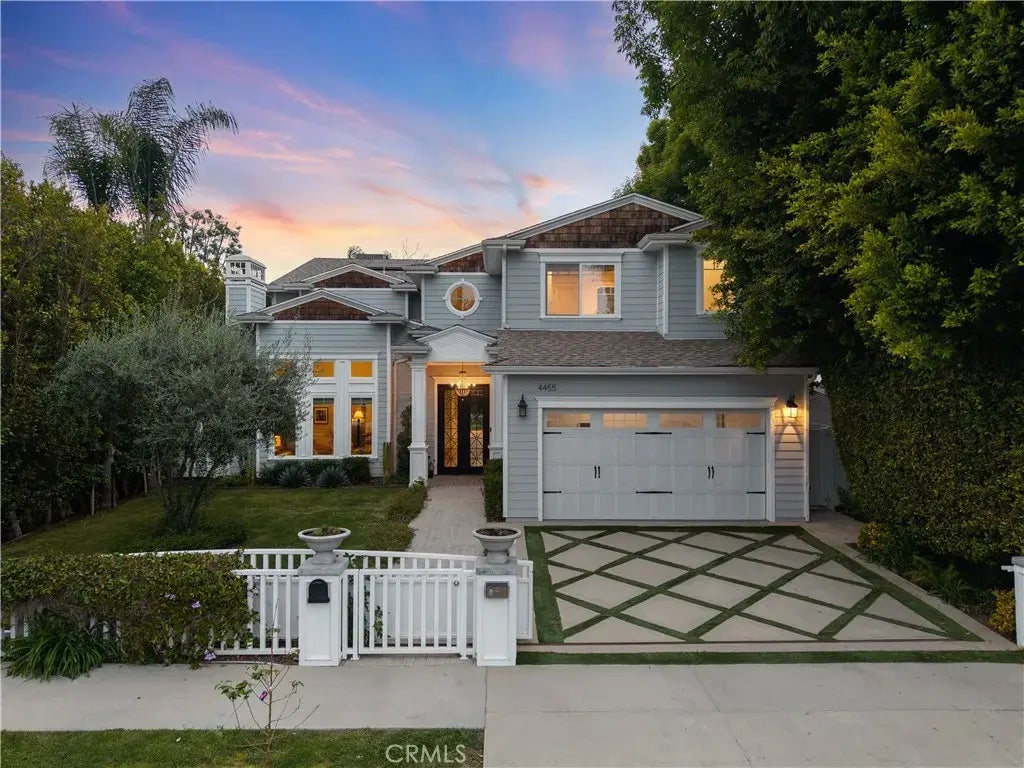4455 Mammoth Avenue, Sherman Oaks