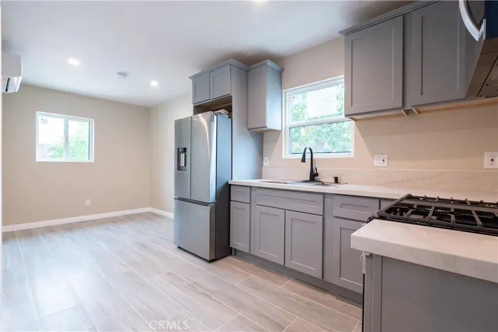 20237 Hartland Street, Winnetka