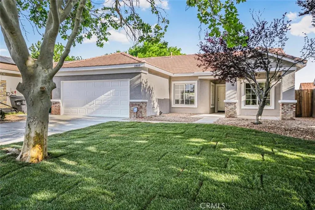 1805 W Avenue H5, Lancaster