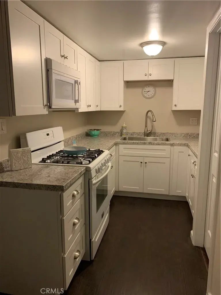 412 N Rose Avenue A, Long Beach