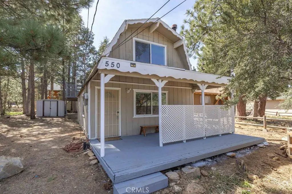 550 Pine Lane, Sugarloaf