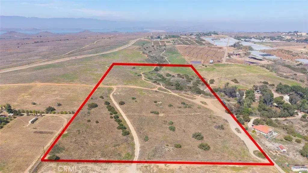 West Of Rawhide Ln, Riverside