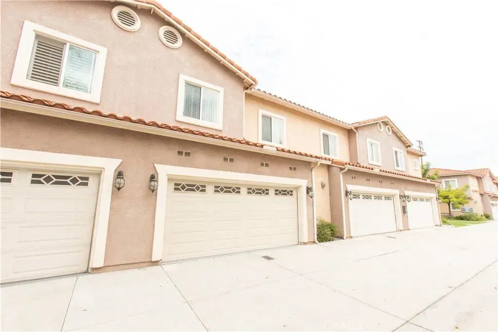 8020 Telegraph, Downey