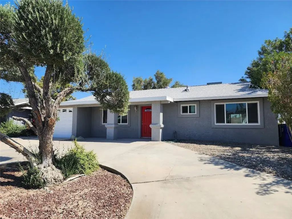 42660 Iowa Street, Palm Desert