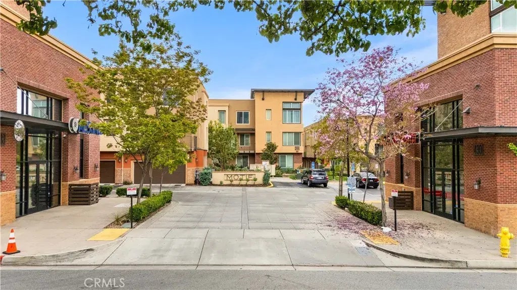 422 W Route 66 41, Glendora