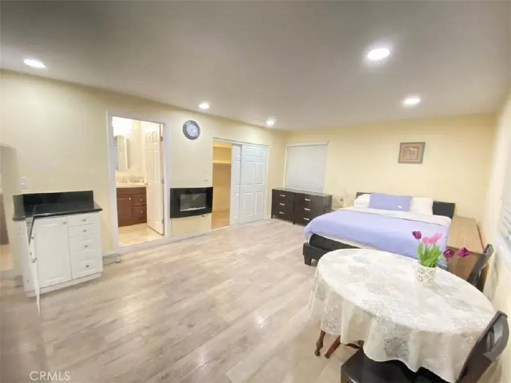 1602 S Glendora Avenue, Glendora