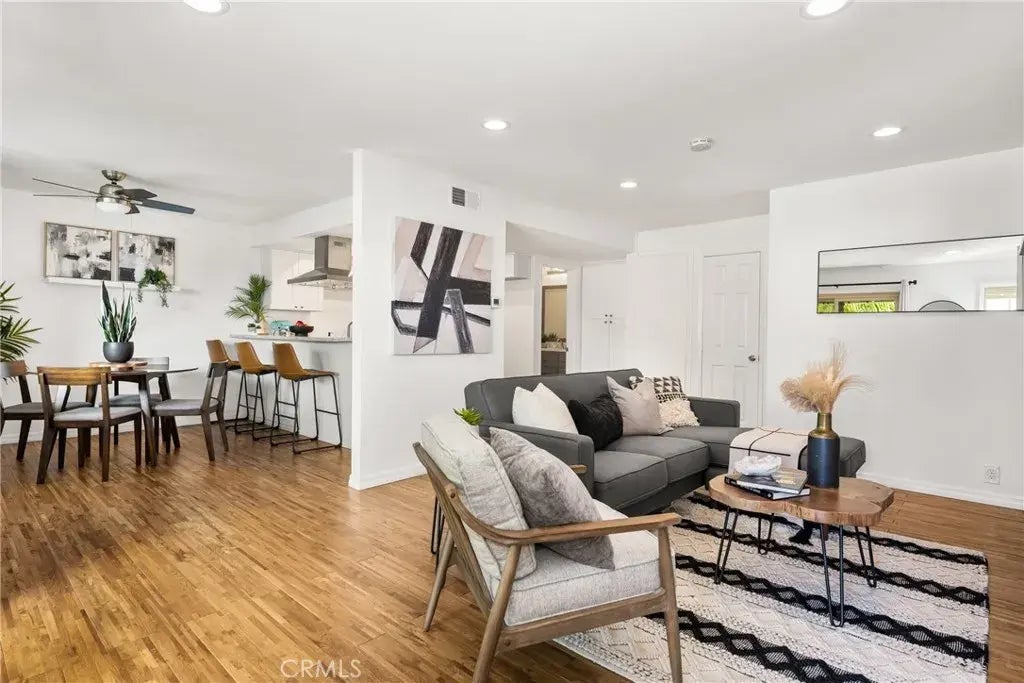 19152 Shoreline Lane 8, Huntington Beach