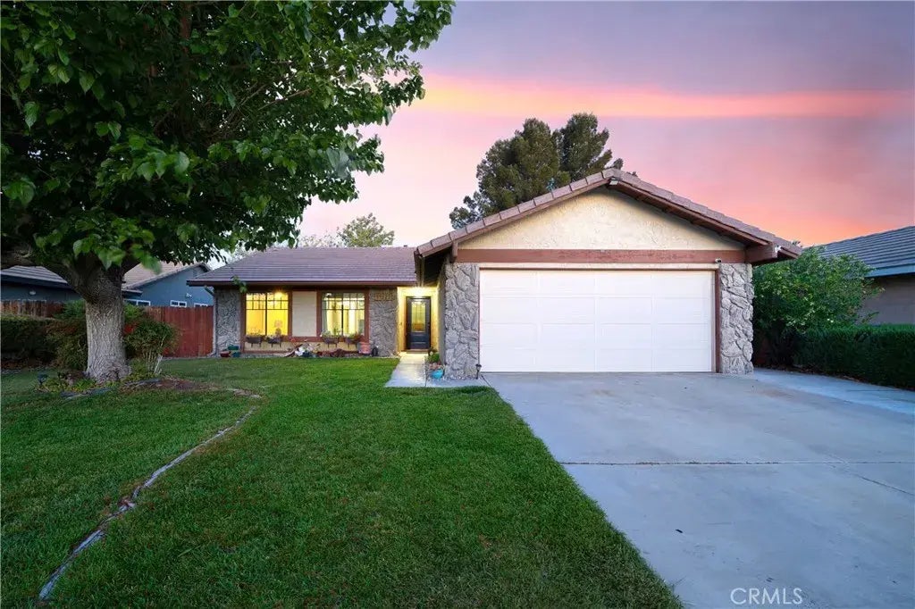 44329 Lively Avenue, Lancaster