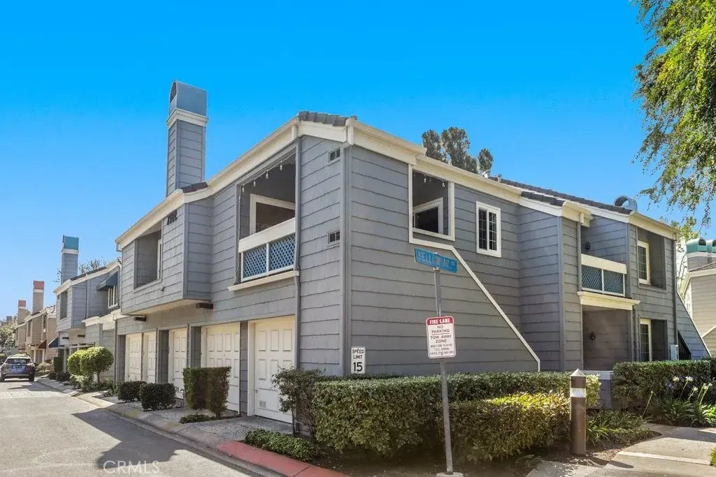 7302 Yellowtail Drive 205, Huntington Beach