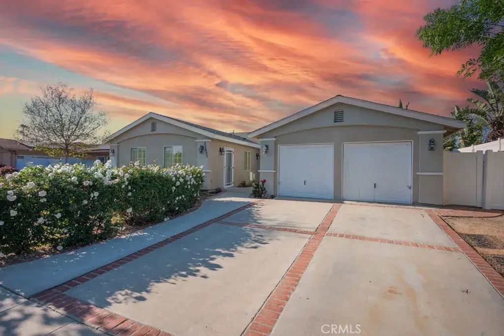 22437 Haynes Street, West Hills