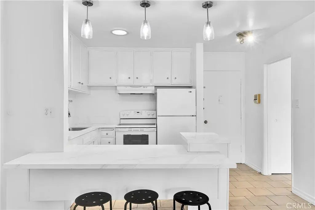 320 S Gramercy Place 302, Los Angeles