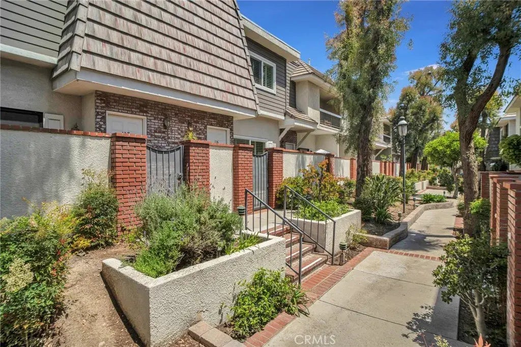 10201 Mason Avenue 116, Chatsworth