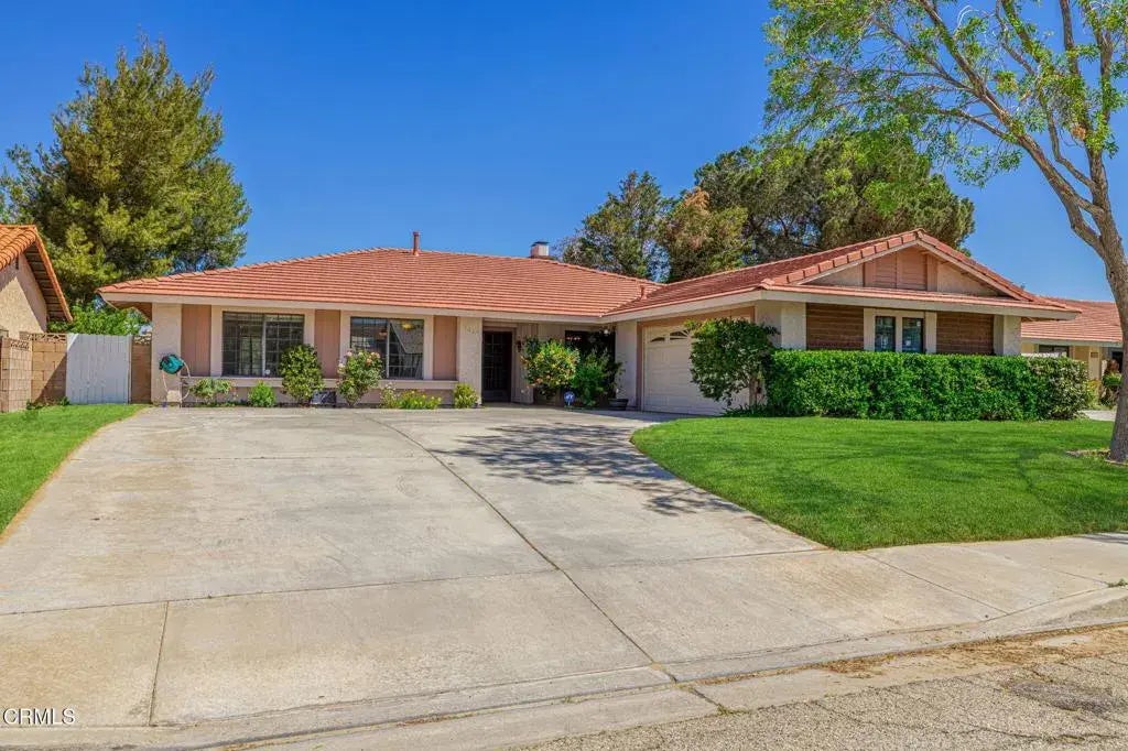 3853 Avenue K6, Lancaster