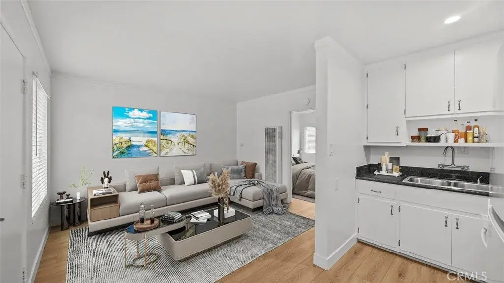 572 Nebraska Avenue 4, Long Beach