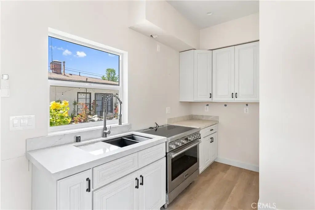 925 W Maple Avenue, Orange