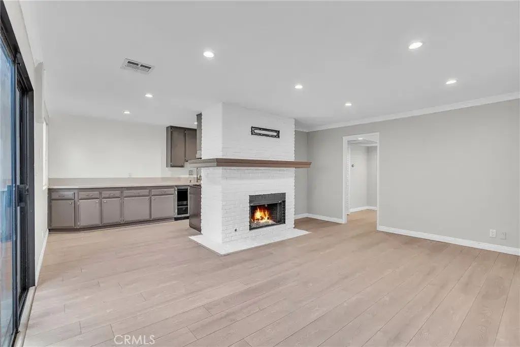 8641 Glenoaks Boulevard 107, Sun Valley