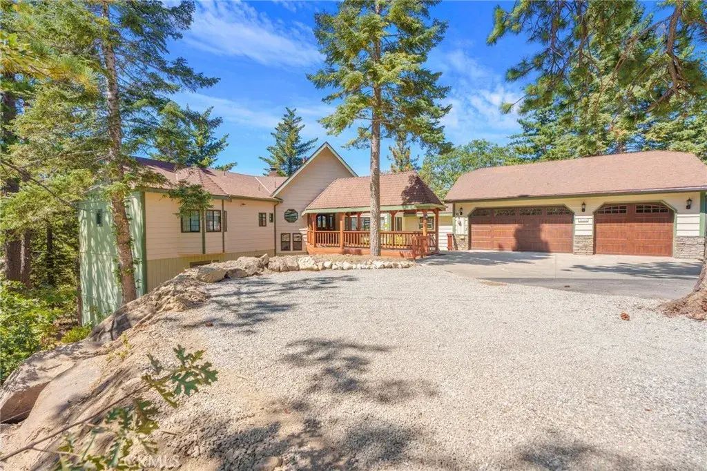 32424 Snowshoe Lane, Running Springs