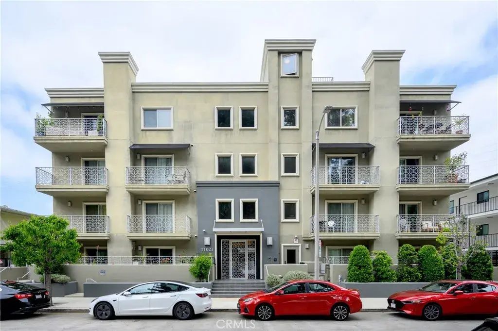11023 Fruitland Drive 201, Studio City
