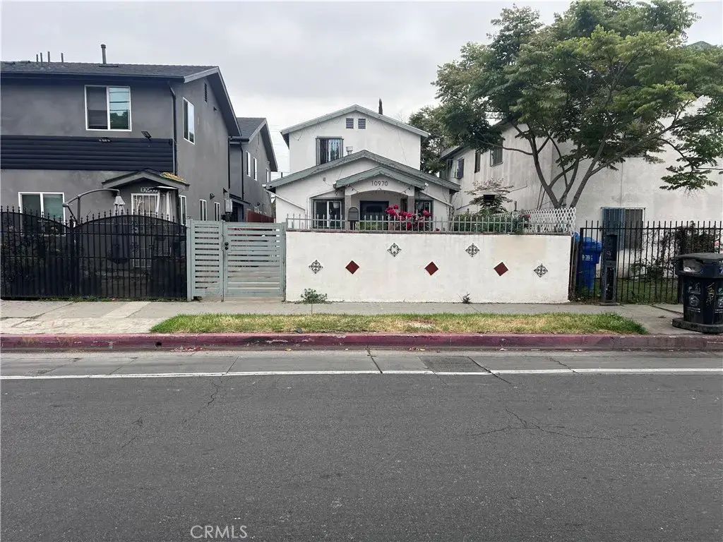10970 Avalon Boulevard, Los Angeles