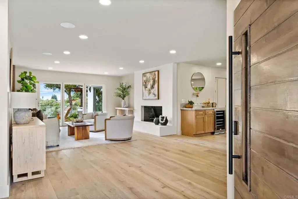 5680 Genoa Dr, Del Cerro