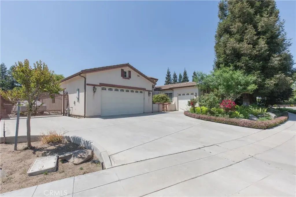 1490 N Dewitt Avenue, Clovis