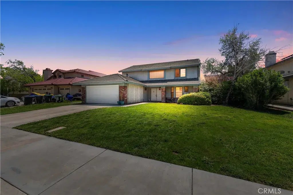 3046 W Avenue J4, Lancaster