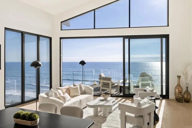 1006 Neptune, Encinitas