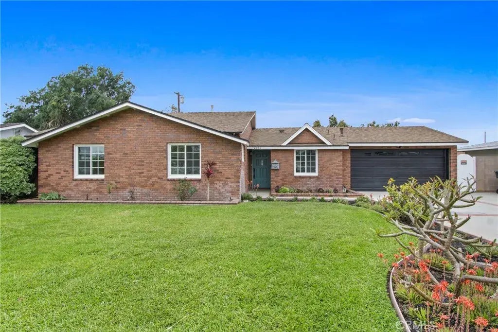 2030 W Orange Avenue, Anaheim