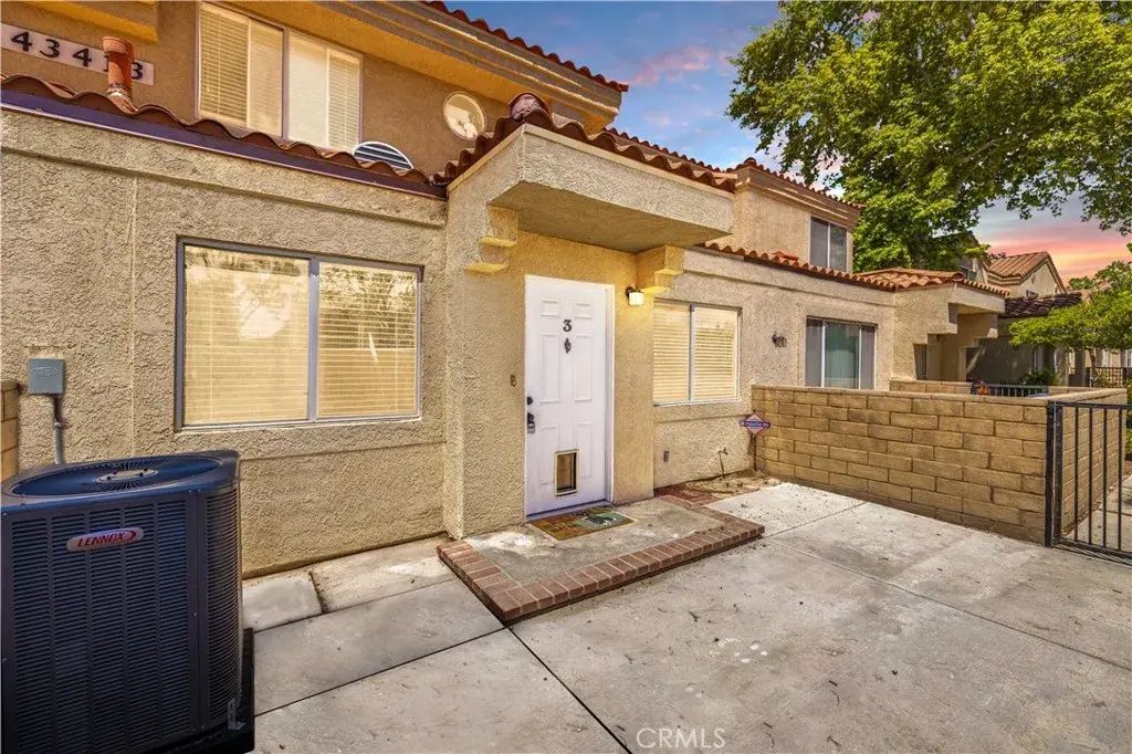 43413 30th Street West 3, Lancaster