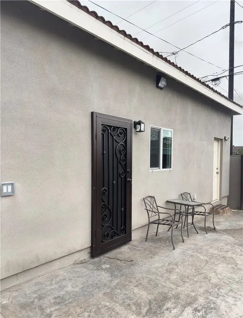 3229 Locust Avenue, Long Beach