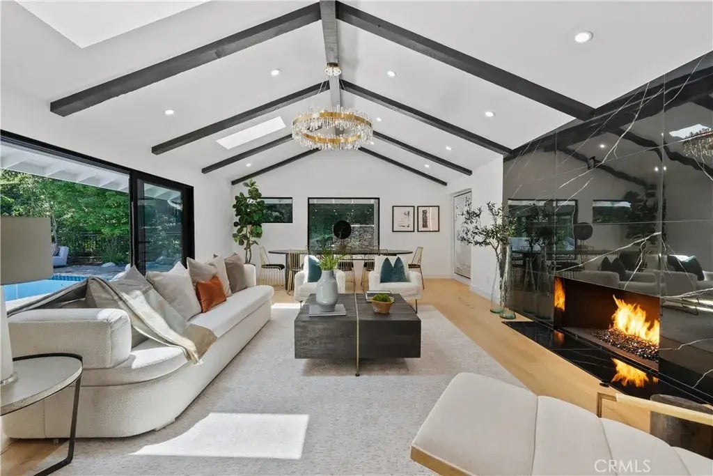 3985 Hampstead Road, La Canada Flintridge