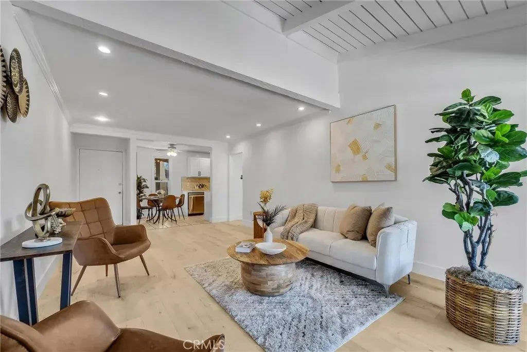 1010 W Macarthur Boulevard 8, Santa Ana