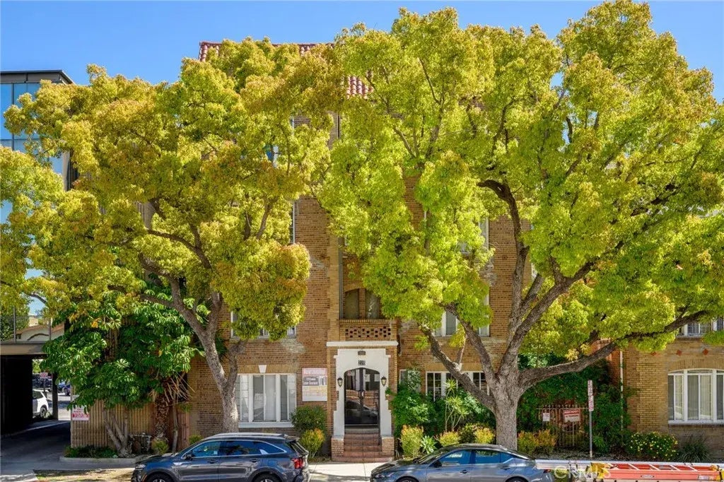 228 S Kenwood Street 302, Glendale