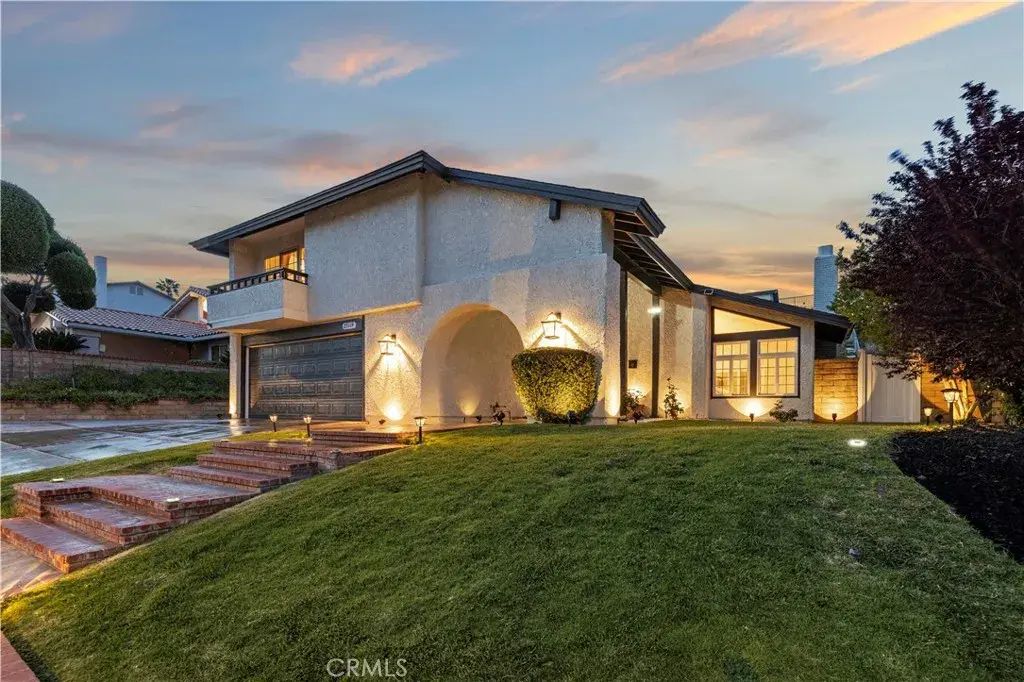 23119 Posada Drive, Valencia