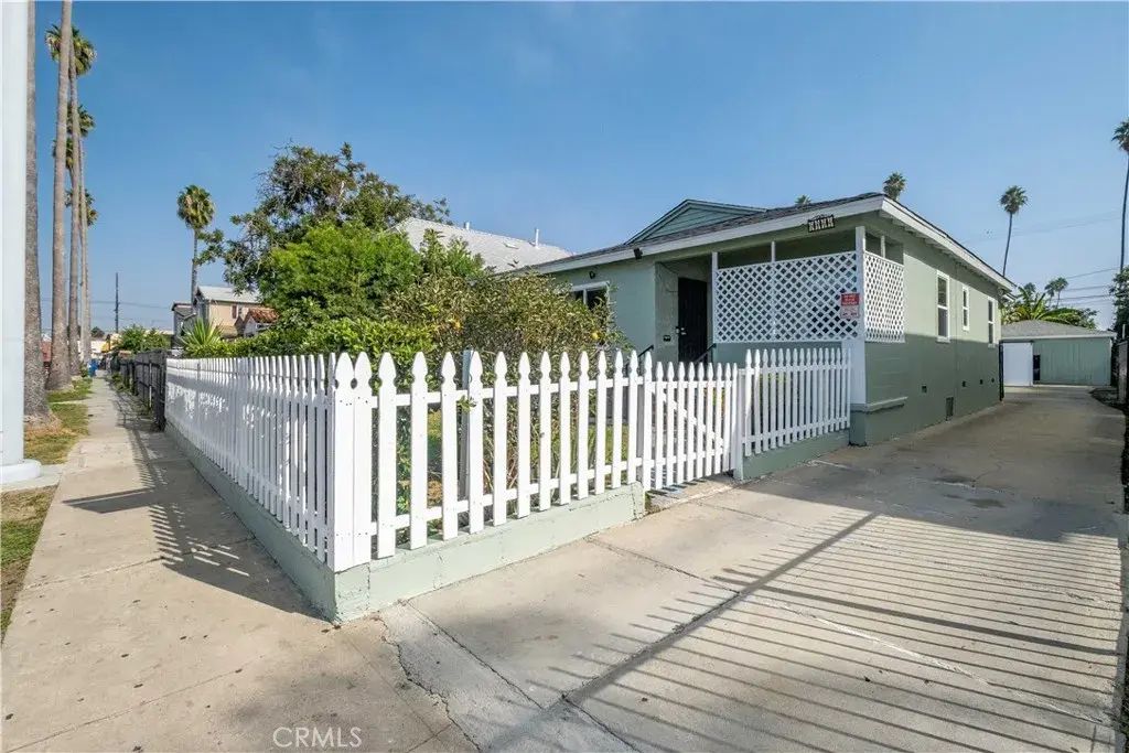 5864 Bonsallo Avenue, Los Angeles