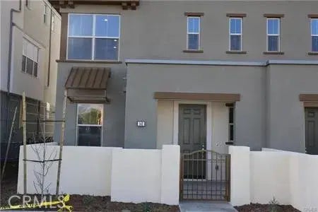 142 Paramount, Irvine