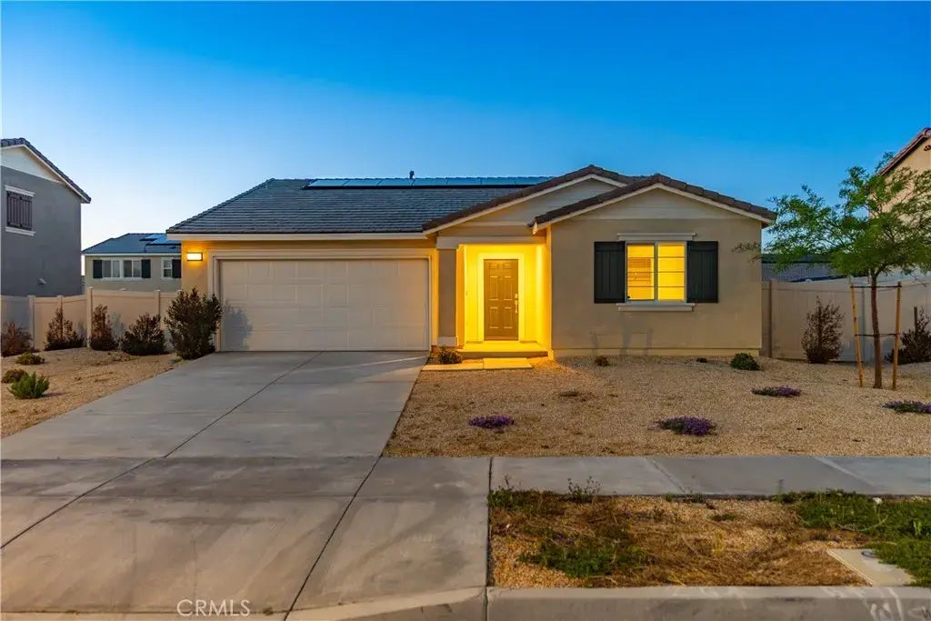 4375 W Avenue J4, Lancaster