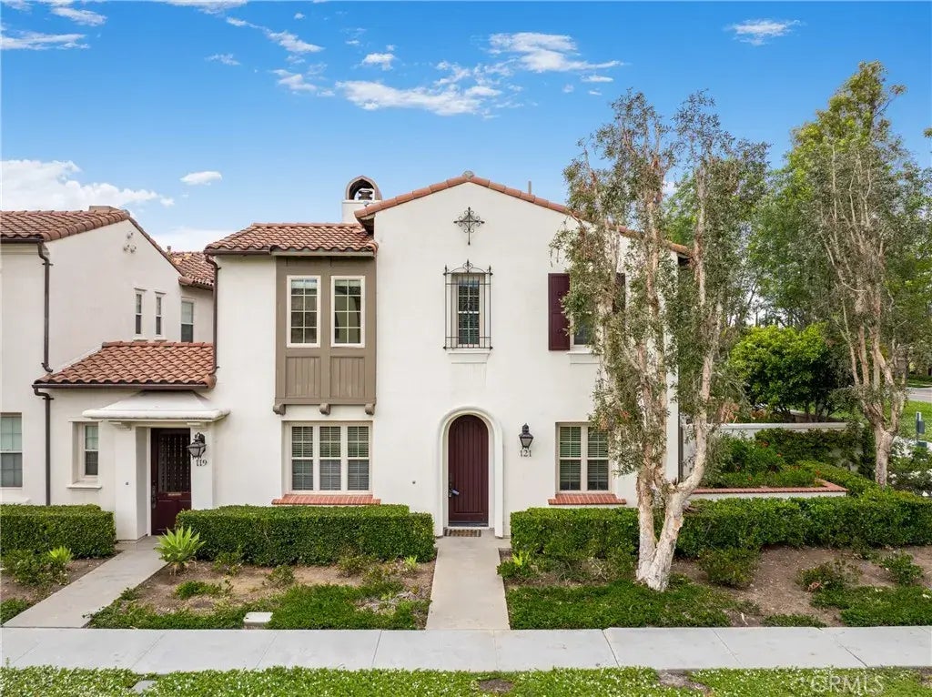 121 Spanish Lace, Irvine