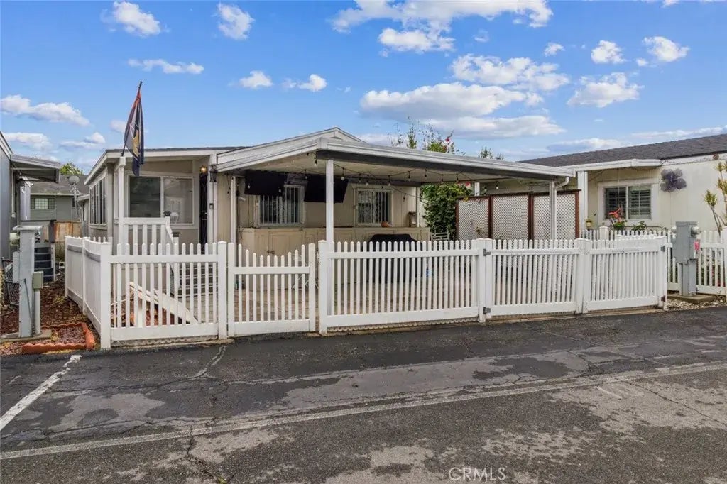 8221 Ilex 10, Fontana