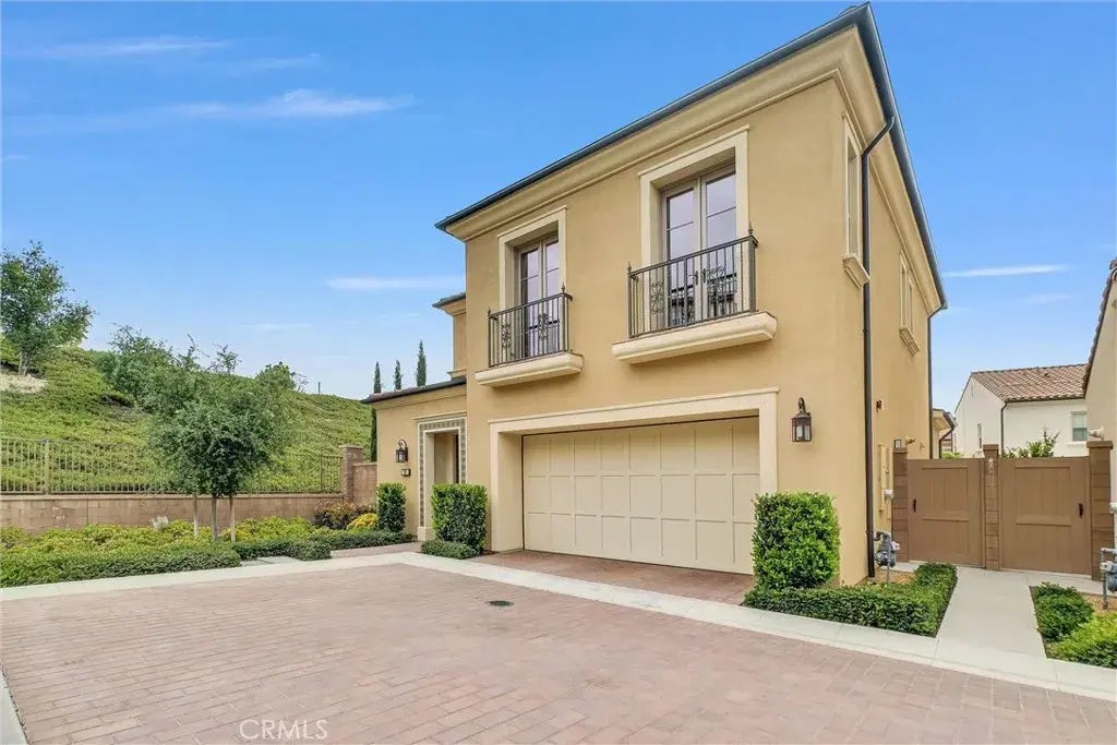 107 Plum Lily, Irvine