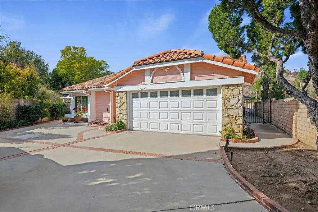 13075 Meadowlark Avenue, Granada Hills