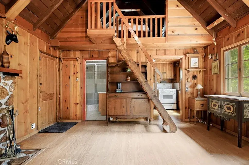 27036 State Highway 189, Blue Jay