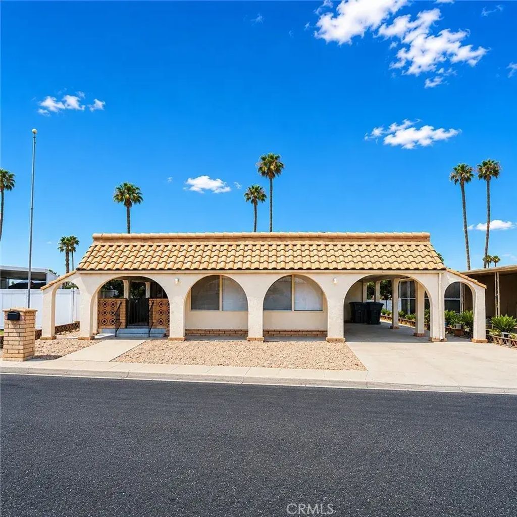560 Santa Clara Circle, Hemet