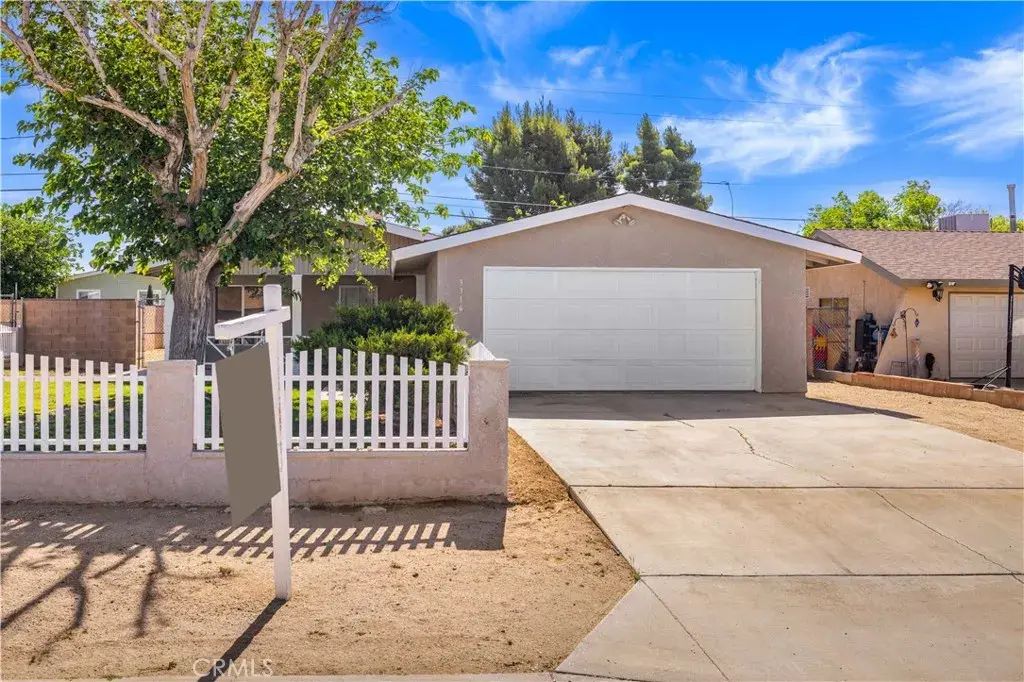 3316 Roxbury St, Rosamond