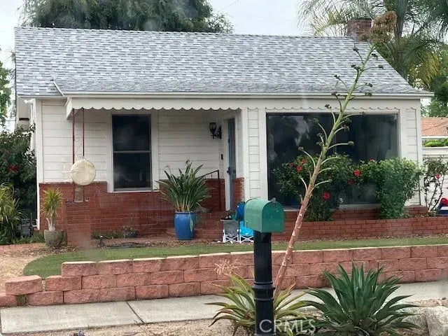 2051 6th Street, La Verne