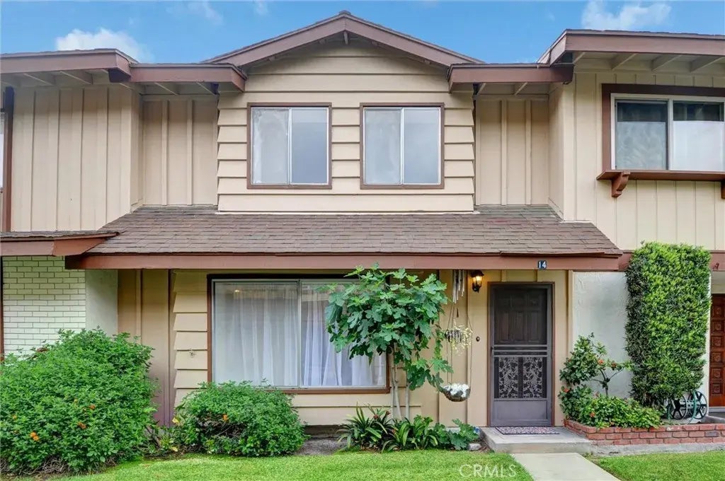 11000 Woodruff Avenue 14, Downey