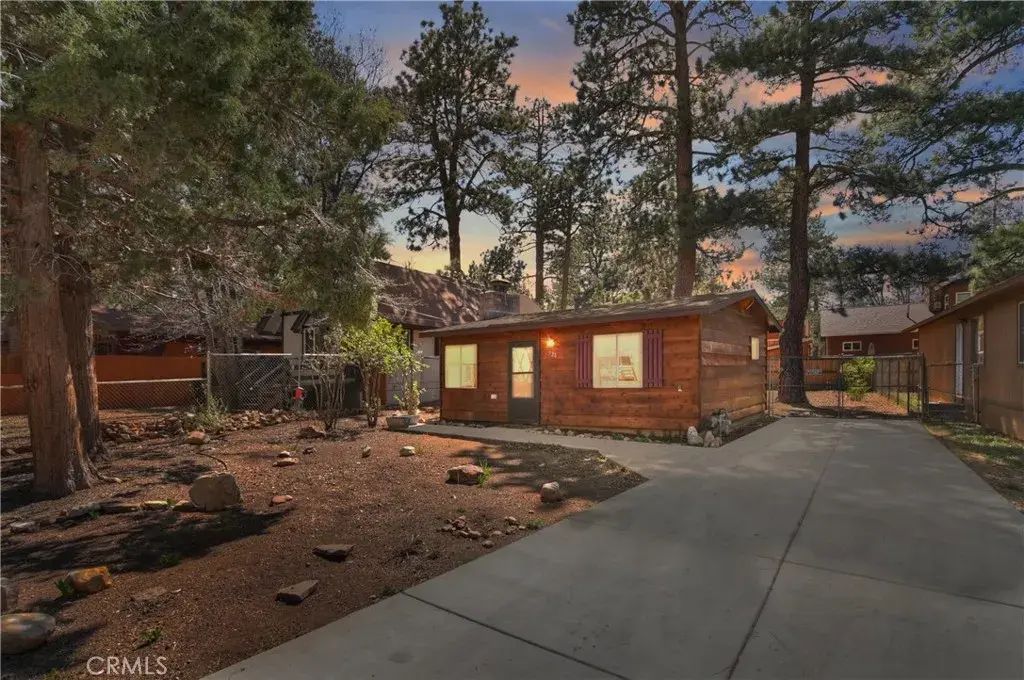 726 Riverside Avenue, Sugarloaf