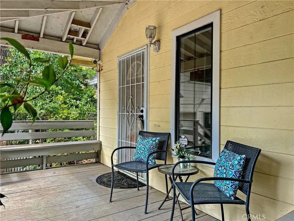 9826 Meadow Drive, Cobb