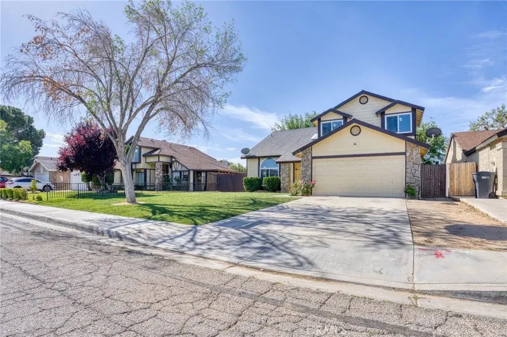 1236 Marion Avenue, Lancaster